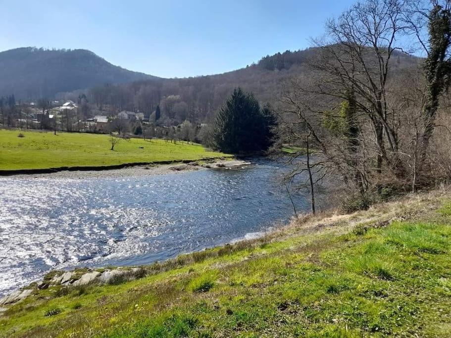 Chalet A L'Oree Du Bois Avec Parking Tournavaux Εξωτερικό φωτογραφία